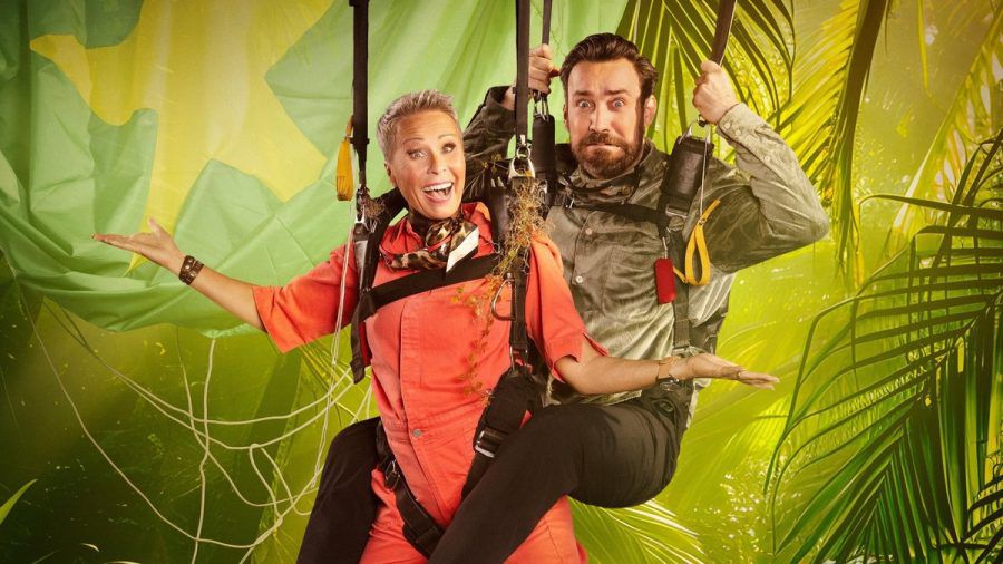 Sonja Zietlow und Jan Köppen verteilen als Camp-Chefs von "Ich bin ein Star - Holt mich hier raus" (RTL) Komplimente und Kritik. (rho/spot)