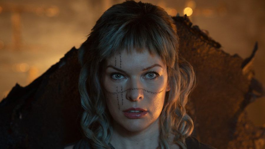 Milla Jovovich spielt in "In The Lost Lands" die mysteriöse Hexe Gray Alys. (stk/spot)