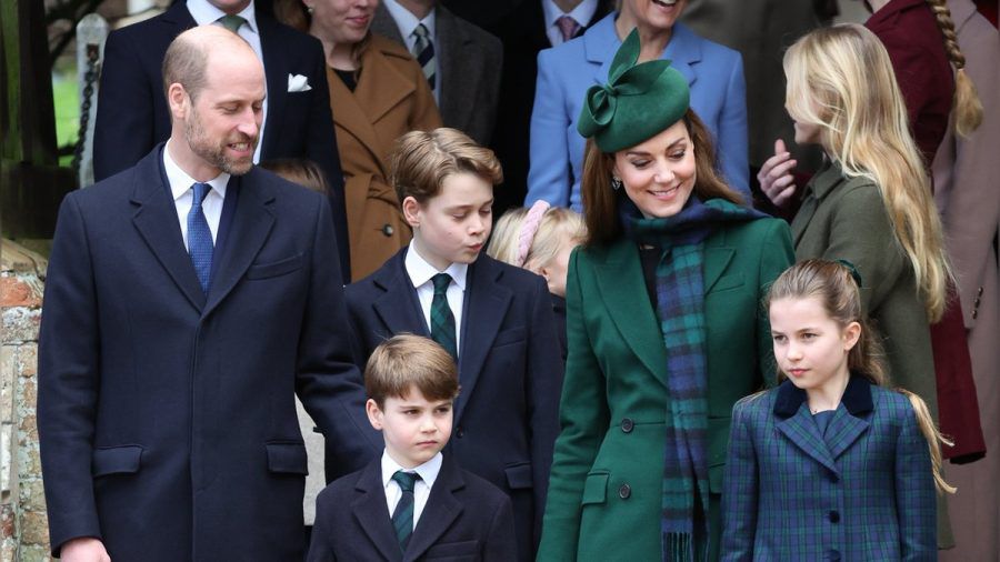 Prinz William, Prinz Louis, Prinz George, Kate und Prinzessin Charlotte in Sandringham. (jom/spot)