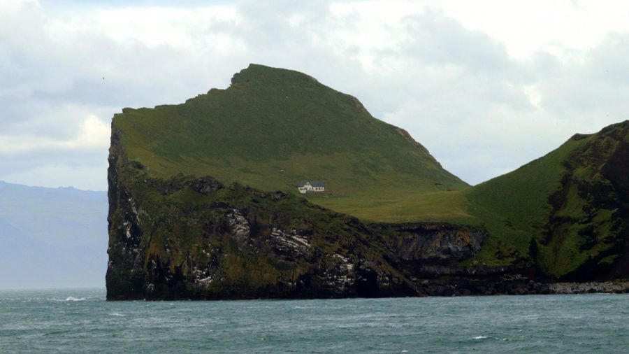 Auf Elliðaey liegt das vermutlich "einsamste Haus der Welt". (wue/spot)