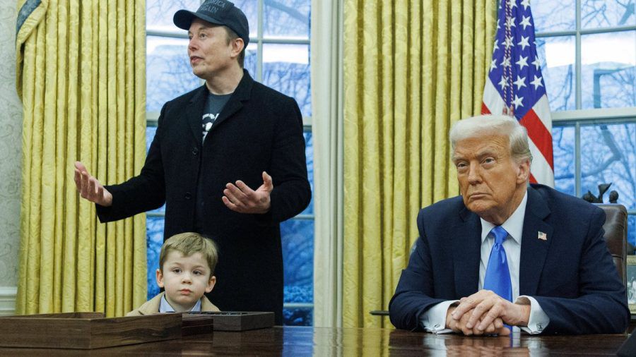 Elon Musk, der kleine "X" und Donald Trump im Oval Office. (hub/spot)