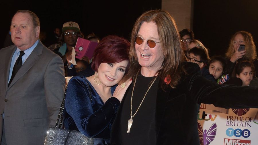 Durfte leider nicht aufs Piratenschiff von Johnny Depp: Ozzy Osbourne mit seiner Frau Sharon. (tj/spot)