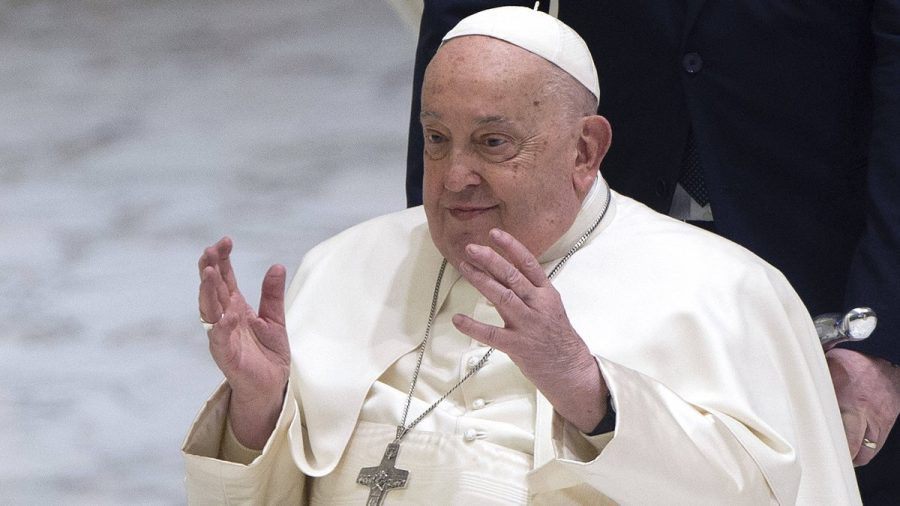 Papst Franziskus liegt seit rund einer Woche im Krankenhaus. (eyn/spot)