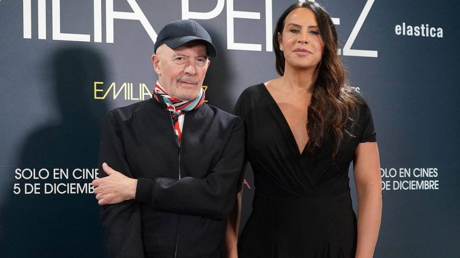 Jacques Audiard und Karla Sofía Gascón gemeinsam auf dem roten Teppich. (mia/spot)