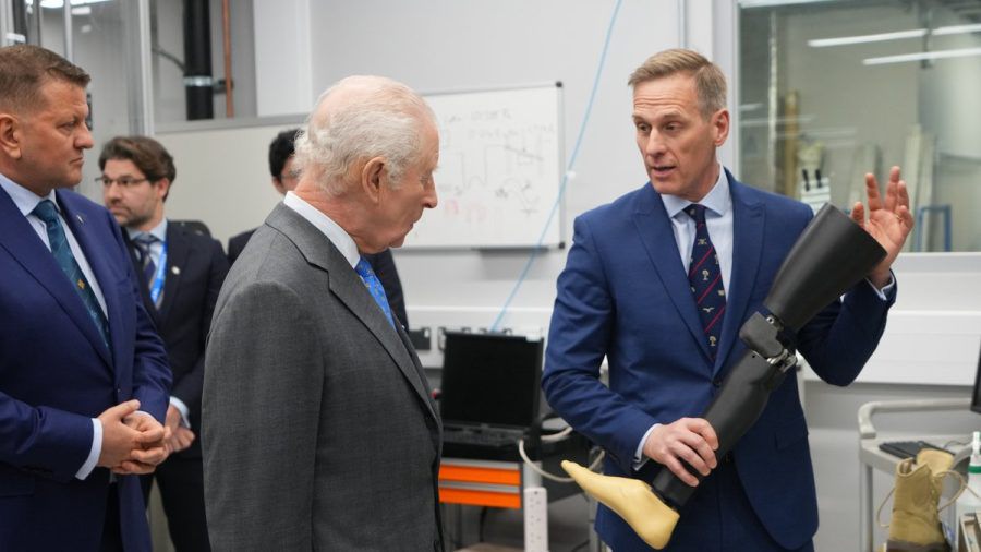 König Charles bei seinem Besuch im Imperial College London. (hub/spot)