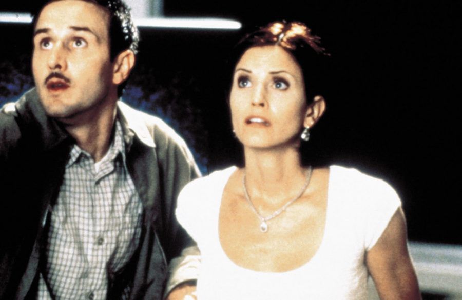 Courteney Cox and David Arquette - 1996 - Scream still - Avalon BangShowbiz