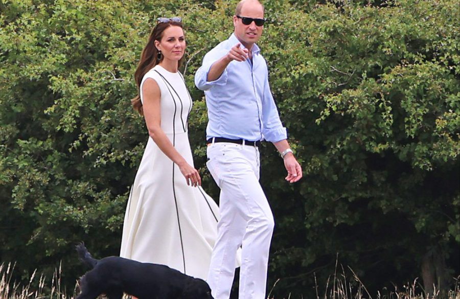 Duke and Duchess of Cambridge - Prince William Catherine - with their dog  Jul 22 - Getty BangShowbiz